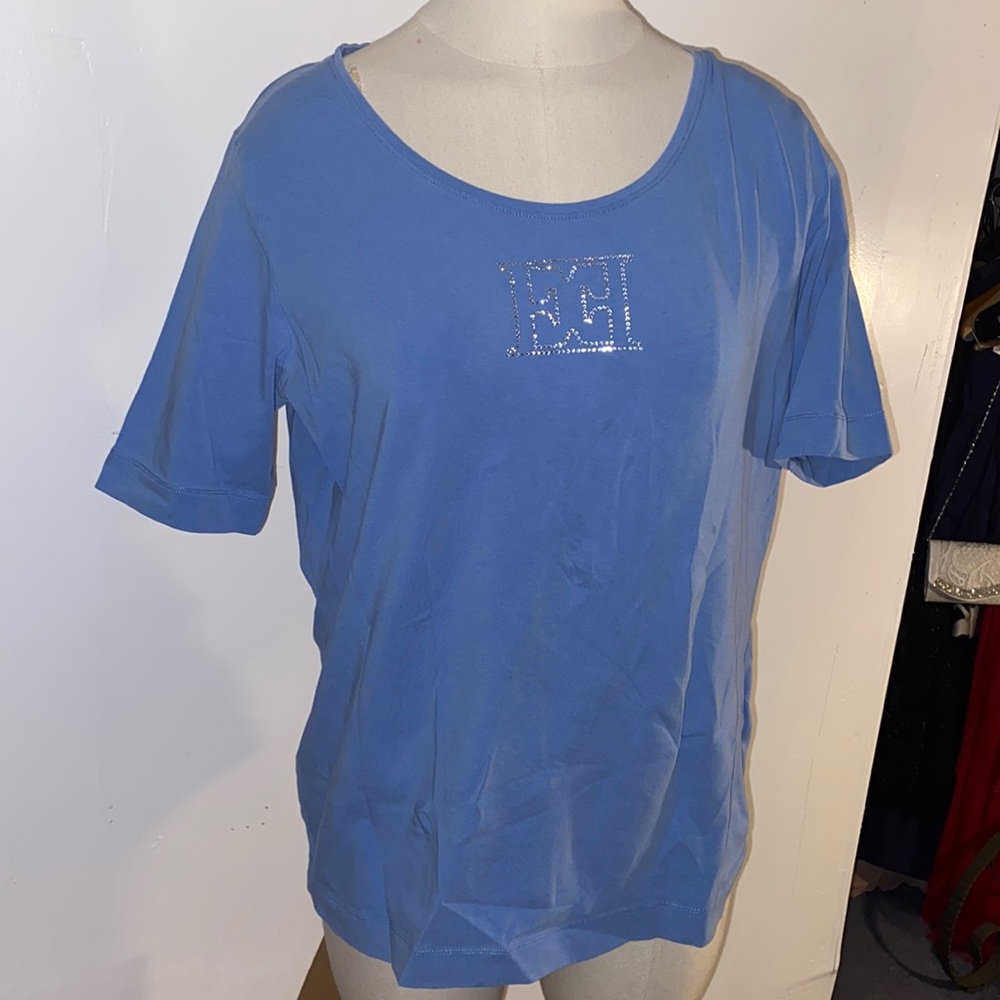 Escada tshirt size large